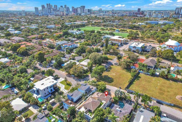 806 NE 16th Avenue, Fort Lauderdale, FL 33304