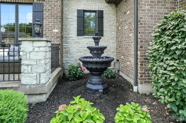 3727 Carmelle Woods Drive, Mason, OH 45040