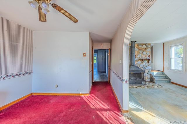 17 Andrew Avenue, Islip Terrace, NY 11752