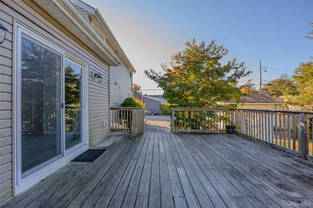 17 Andrew Avenue, Islip Terrace, NY 11752