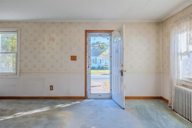 17 Andrew Avenue, Islip Terrace, NY 11752