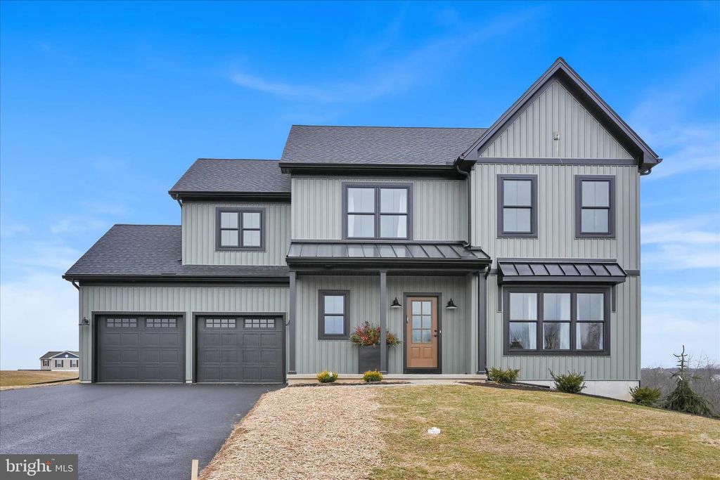 3151 CREIGHTON DR, Manheim, PA 17545