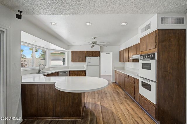 4414 W VOGEL Avenue, Glendale, AZ 85302