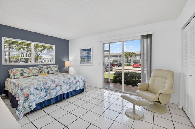 492 W Tilford W, Deerfield Beach, FL 33442
