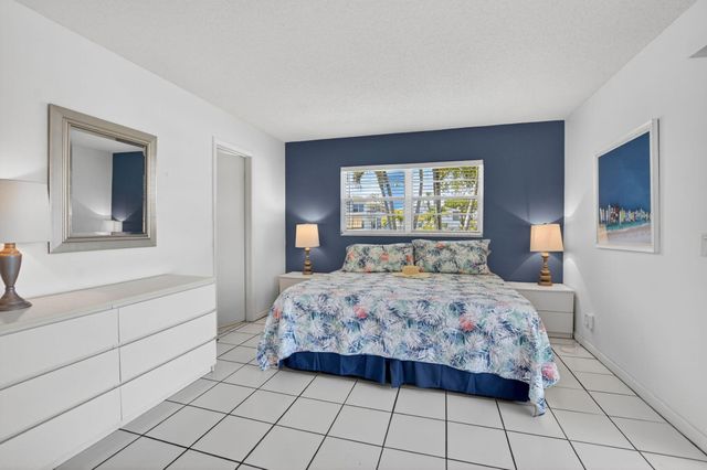 492 W Tilford W, Deerfield Beach, FL 33442