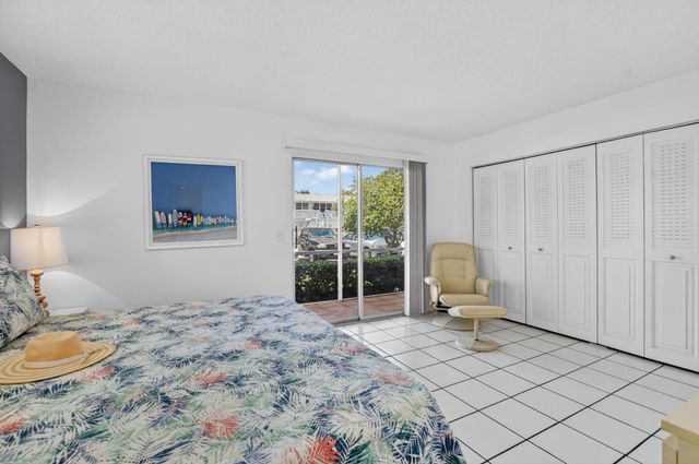 492 W Tilford W, Deerfield Beach, FL 33442