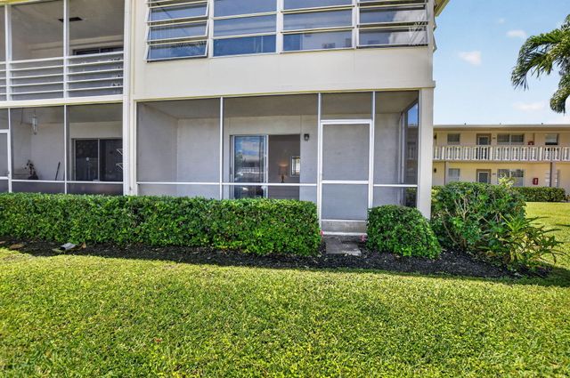 492 W Tilford W, Deerfield Beach, FL 33442
