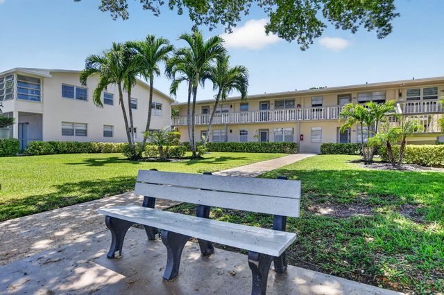 492 W Tilford W, Deerfield Beach, FL 33442