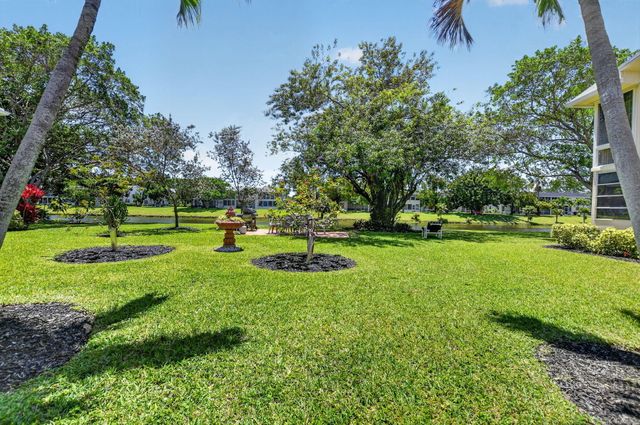 492 W Tilford W, Deerfield Beach, FL 33442
