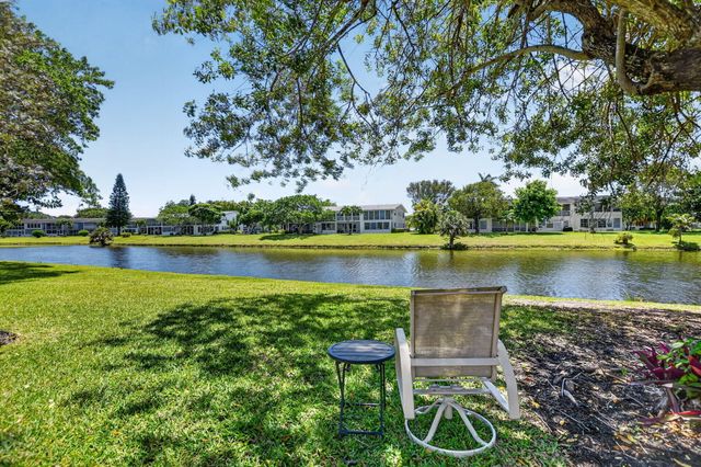 492 W Tilford W, Deerfield Beach, FL 33442