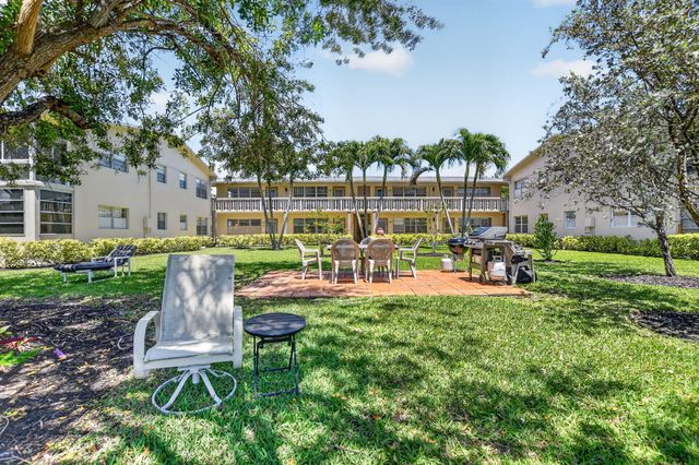 492 W Tilford W, Deerfield Beach, FL 33442