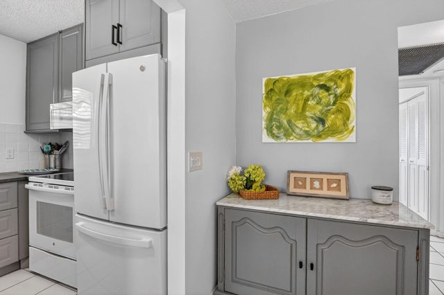 492 W Tilford W, Deerfield Beach, FL 33442