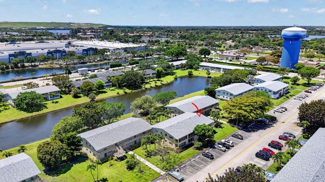 492 W Tilford W, Deerfield Beach, FL 33442
