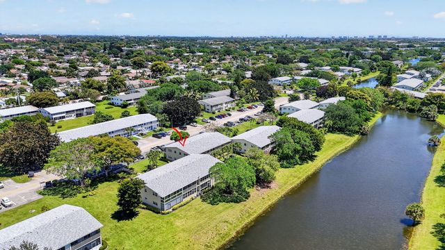 492 W Tilford W, Deerfield Beach, FL 33442