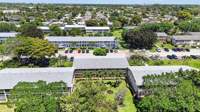 492 W Tilford W, Deerfield Beach, FL 33442