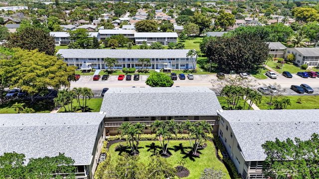 492 W Tilford W, Deerfield Beach, FL 33442