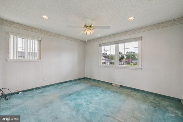 817 LEXINGTON AVE, Turnersville, NJ 08012