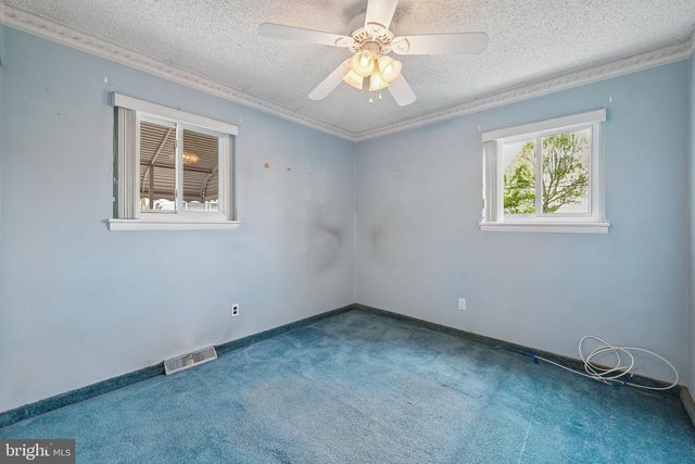 817 LEXINGTON AVE, Turnersville, NJ 08012
