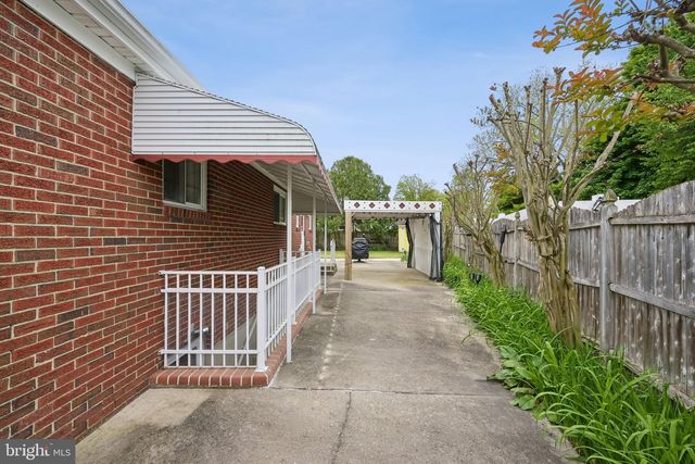 817 LEXINGTON AVE, Turnersville, NJ 08012