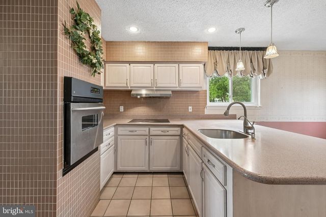 817 LEXINGTON AVE, Turnersville, NJ 08012