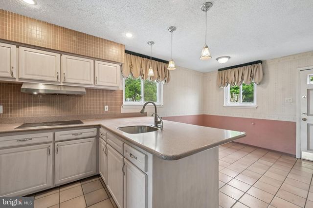 817 LEXINGTON AVE, Turnersville, NJ 08012