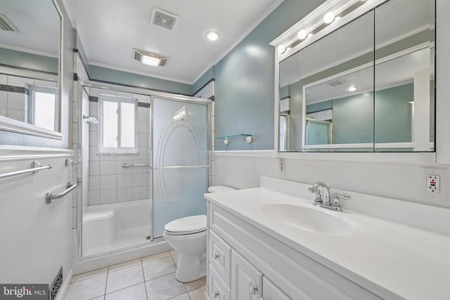 817 LEXINGTON AVE, Turnersville, NJ 08012