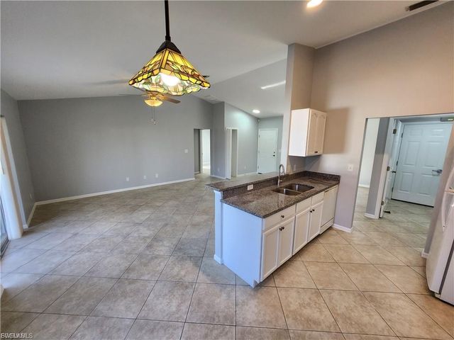 4126 SW 8th PL, Cape Coral, FL 33914