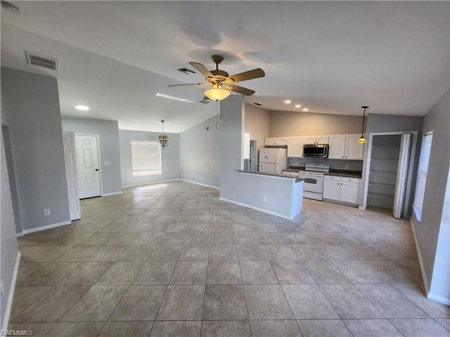 4126 SW 8th PL, Cape Coral, FL 33914
