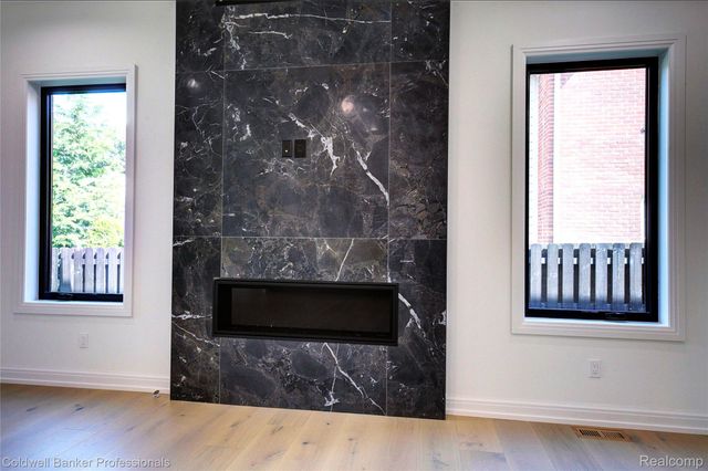 394 S Glenhurst Drive, Birmingham, MI 48009