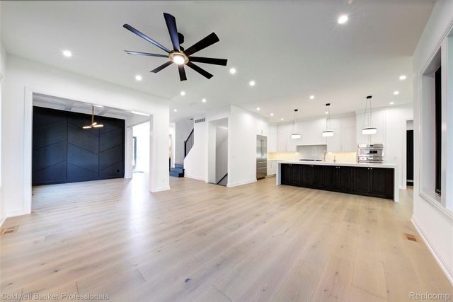 394 S Glenhurst Drive, Birmingham, MI 48009