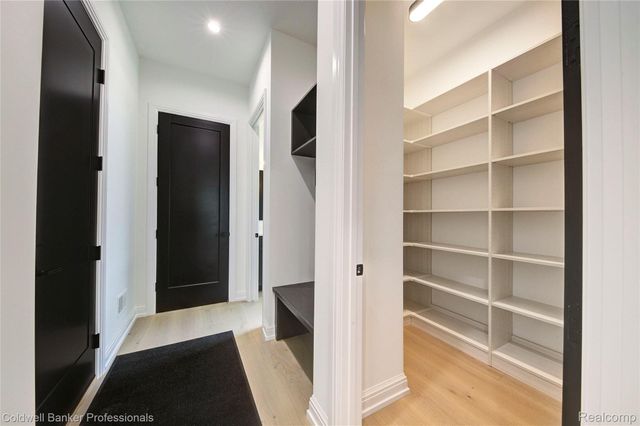 394 S Glenhurst Drive, Birmingham, MI 48009