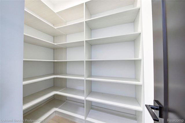 394 S Glenhurst Drive, Birmingham, MI 48009