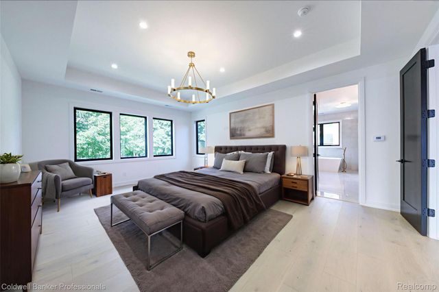 394 S Glenhurst Drive, Birmingham, MI 48009