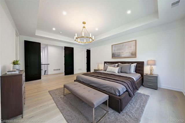 394 S Glenhurst Drive, Birmingham, MI 48009