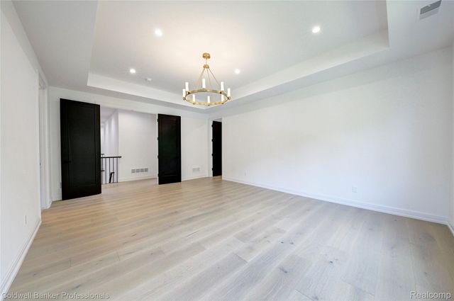 394 S Glenhurst Drive, Birmingham, MI 48009