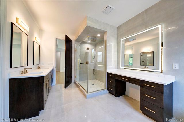 394 S Glenhurst Drive, Birmingham, MI 48009