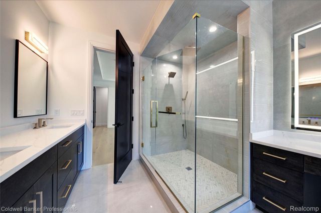 394 S Glenhurst Drive, Birmingham, MI 48009