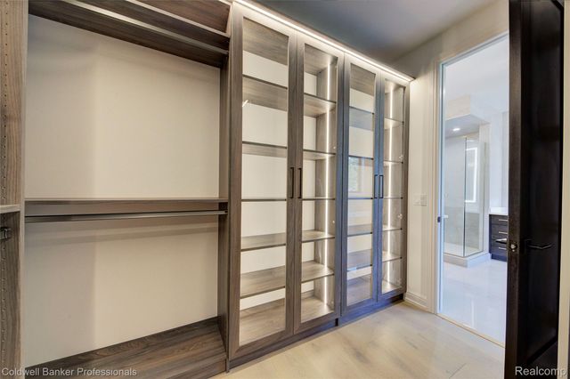 394 S Glenhurst Drive, Birmingham, MI 48009