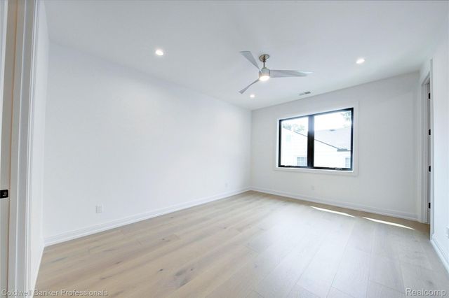 394 S Glenhurst Drive, Birmingham, MI 48009