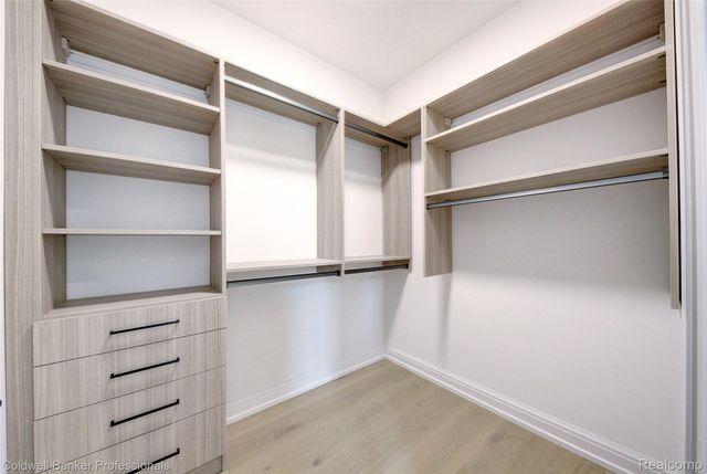 394 S Glenhurst Drive, Birmingham, MI 48009