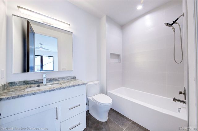 394 S Glenhurst Drive, Birmingham, MI 48009