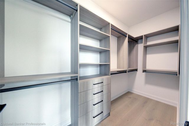 394 S Glenhurst Drive, Birmingham, MI 48009