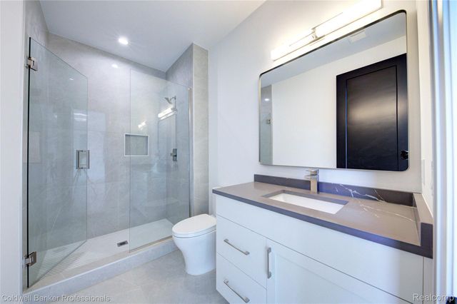 394 S Glenhurst Drive, Birmingham, MI 48009