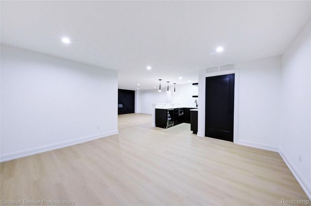 394 S Glenhurst Drive, Birmingham, MI 48009