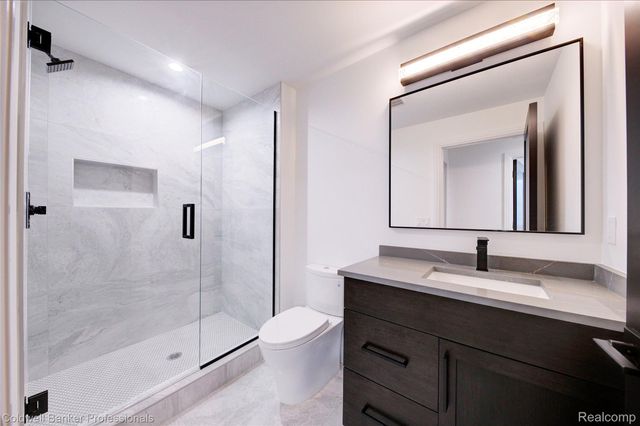 394 S Glenhurst Drive, Birmingham, MI 48009