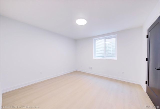 394 S Glenhurst Drive, Birmingham, MI 48009