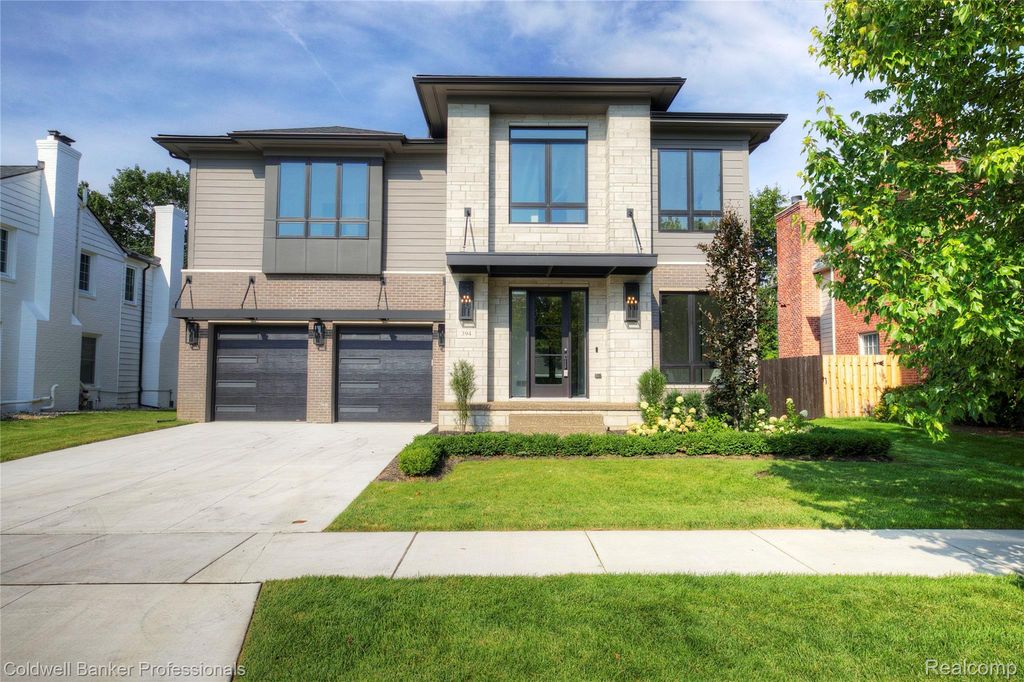 394 S Glenhurst Drive, Birmingham, MI 48009