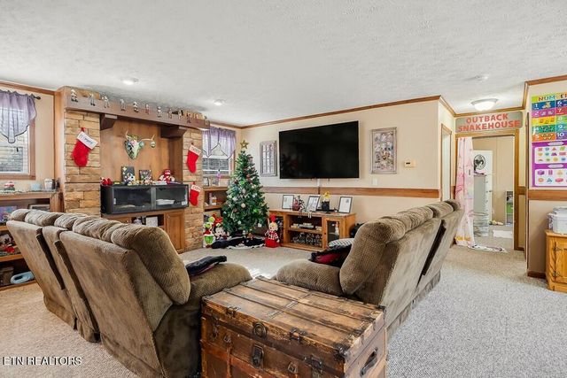 14914 Peach Stone Rd, Crawford, TN 38554