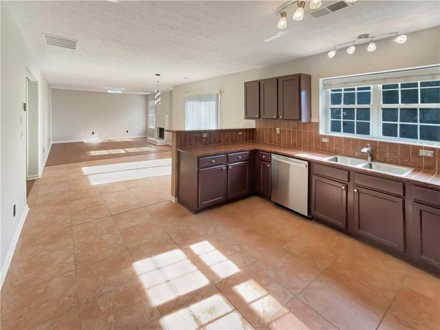 3184 Broadleaf Avenue, Atlanta, GA 30349