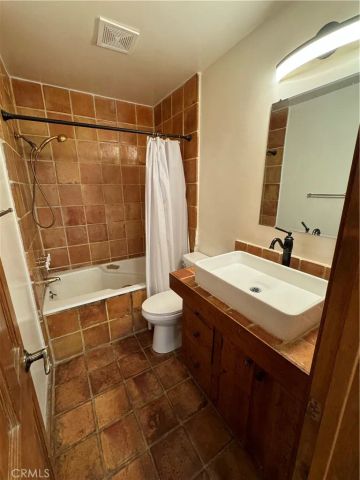 365 Burchett Street 110, Glendale, CA 91203